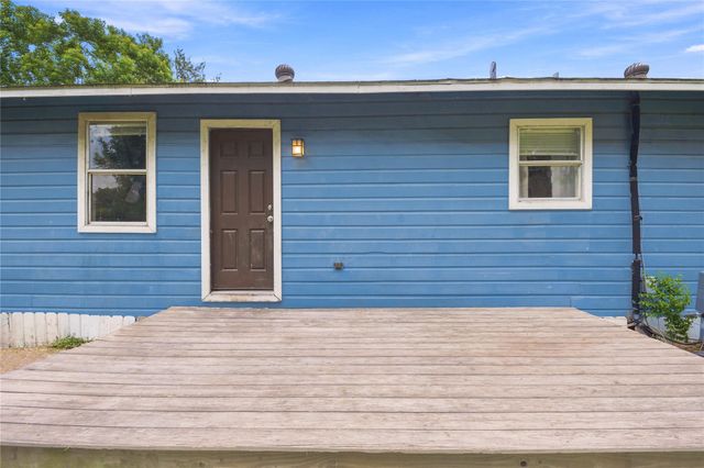 9326 Montgomery Lane, La Porte, TX 77571