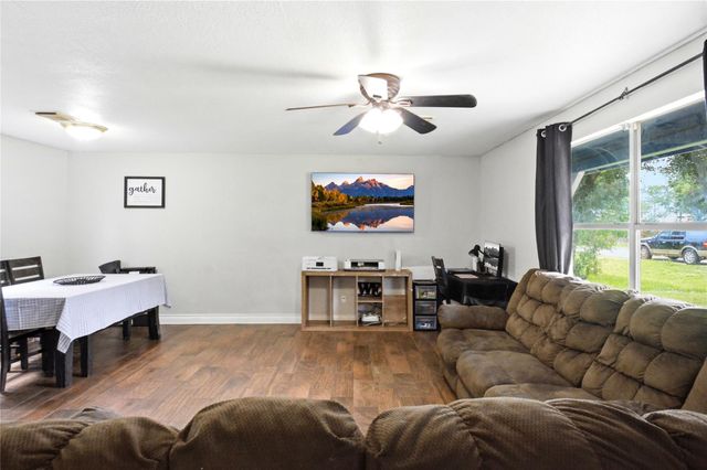9326 Montgomery Lane, La Porte, TX 77571