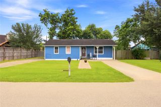 9326 Montgomery Lane, La Porte, TX 77571