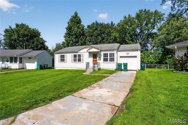 10151 Dwight Drive, St Louis, MO 63137