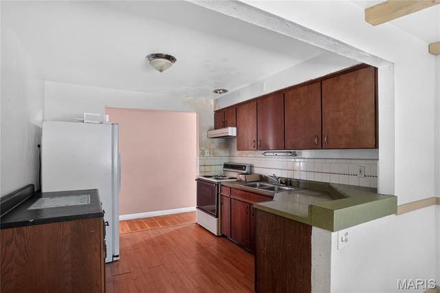 10151 Dwight Drive, St Louis, MO 63137