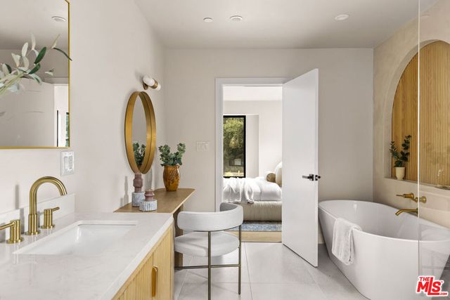 3033 Clarmeya Lane, Pasadena, CA 91107