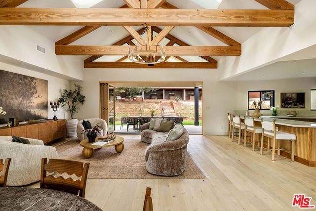 3033 Clarmeya Lane, Pasadena, CA 91107