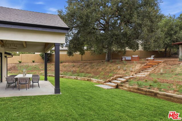 3033 Clarmeya Lane, Pasadena, CA 91107