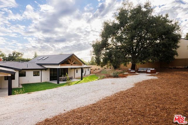 3033 Clarmeya Lane, Pasadena, CA 91107