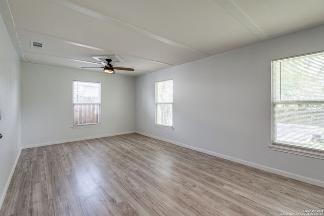 326 SUBLETT DR, San Antonio, TX 78223