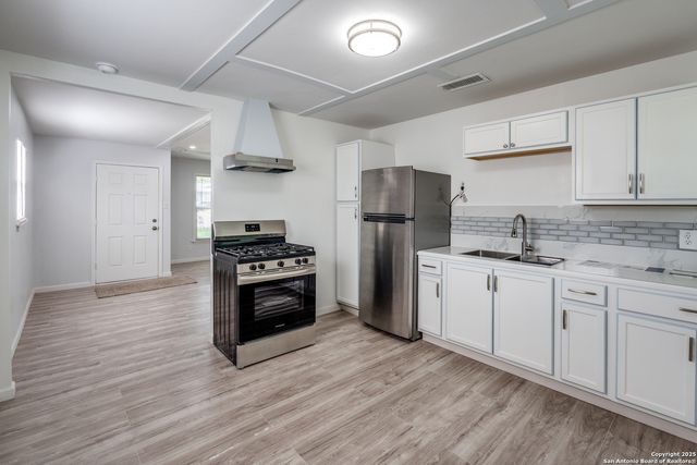 326 SUBLETT DR, San Antonio, TX 78223