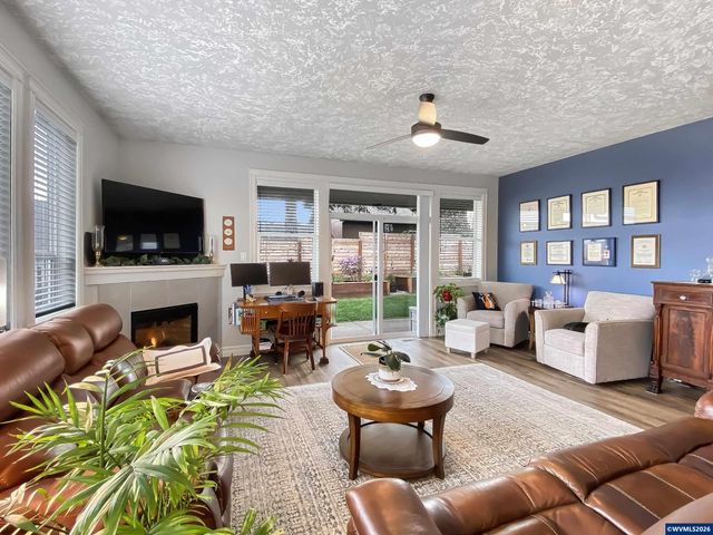 1786 Ammon St NW, Salem, OR 97304