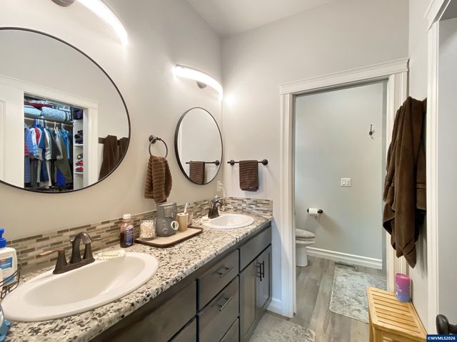 1786 Ammon St NW, Salem, OR 97304