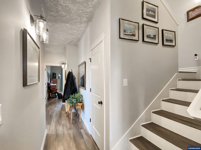 1786 Ammon St NW, Salem, OR 97304