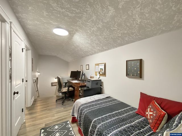 1786 Ammon St NW, Salem, OR 97304