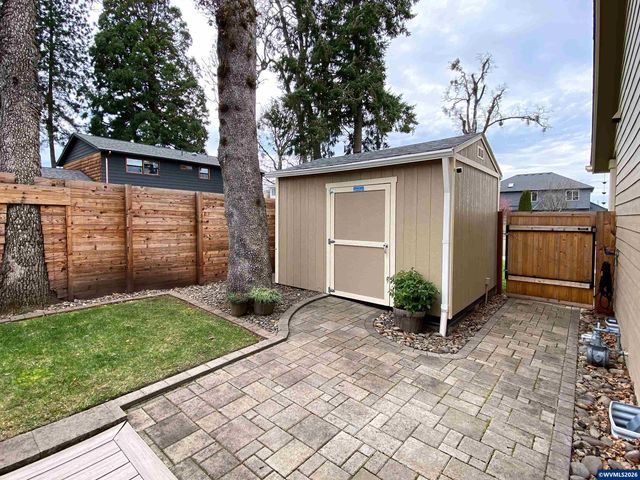 1786 Ammon St NW, Salem, OR 97304