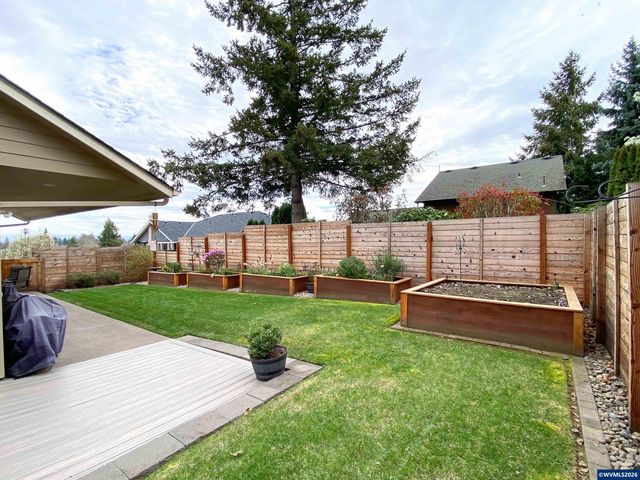 1786 Ammon St NW, Salem, OR 97304