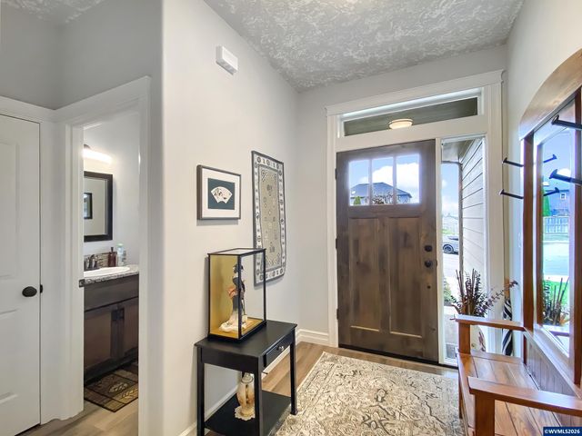 1786 Ammon St NW, Salem, OR 97304