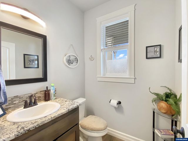 1786 Ammon St NW, Salem, OR 97304