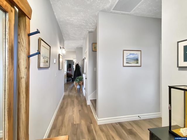 1786 Ammon St NW, Salem, OR 97304