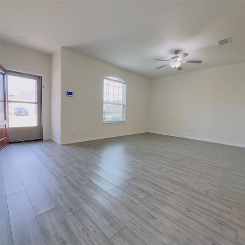 2513 Real Quiet Drive, Forney, TX 75126