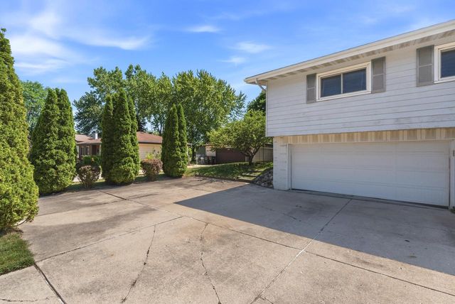 2925 Cherry Tree COURT, Racine, WI 53402