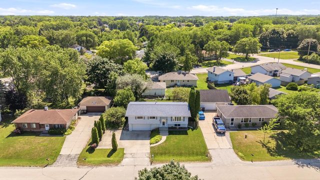 2925 Cherry Tree COURT, Racine, WI 53402