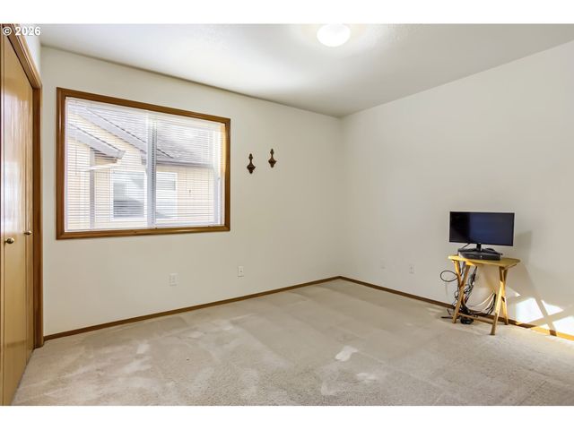 18226 Sw 133RD Ter, Tualatin, OR 97062