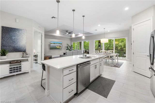 178 Indies DR E 201, Naples, FL 34114