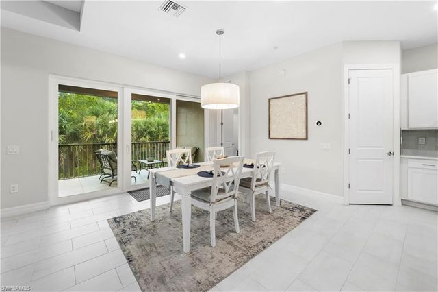 178 Indies DR E 201, Naples, FL 34114