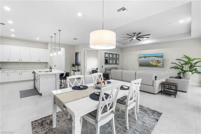 178 Indies DR E 201, Naples, FL 34114