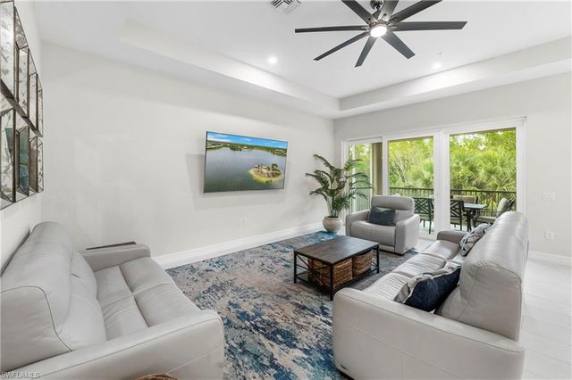 178 Indies DR E 201, Naples, FL 34114