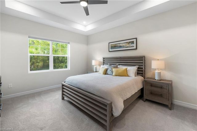 178 Indies DR E 201, Naples, FL 34114