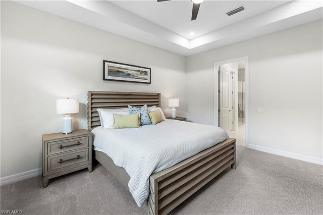 178 Indies DR E 201, Naples, FL 34114