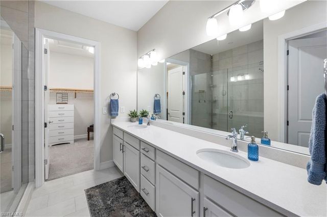 178 Indies DR E 201, Naples, FL 34114