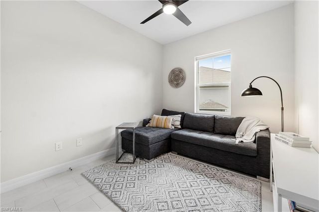 178 Indies DR E 201, Naples, FL 34114