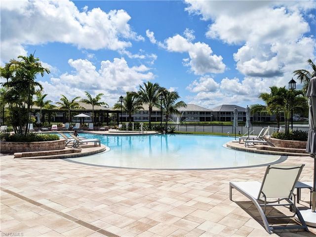 178 Indies DR E 201, Naples, FL 34114