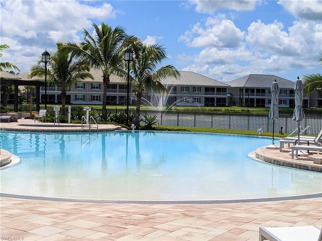 178 Indies DR E 201, Naples, FL 34114