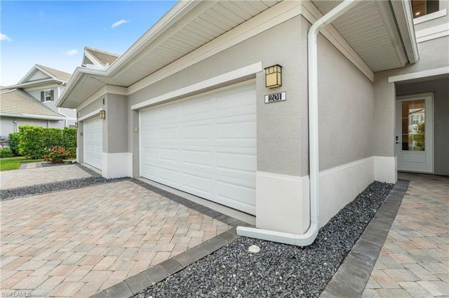 178 Indies DR E 201, Naples, FL 34114