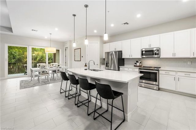 178 Indies DR E 201, Naples, FL 34114