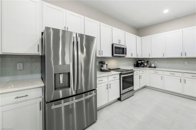 178 Indies DR E 201, Naples, FL 34114