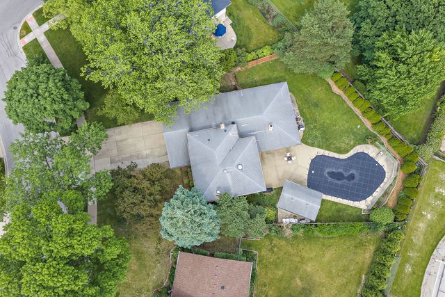 2019 E Avon Lane, Arlington Heights, IL 60004