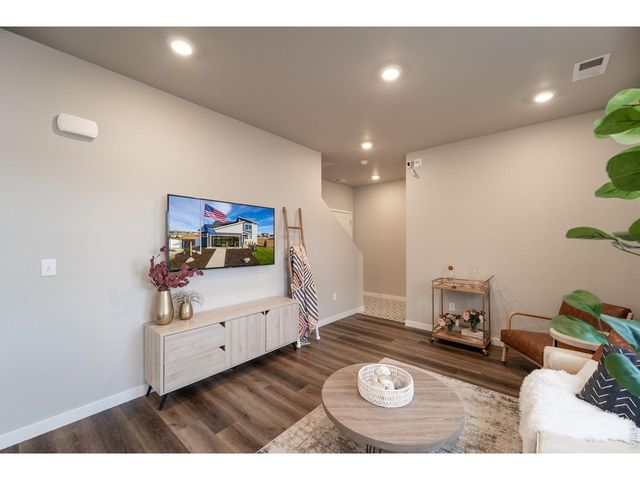 3812 Soapstone St, Evans, CO 80620