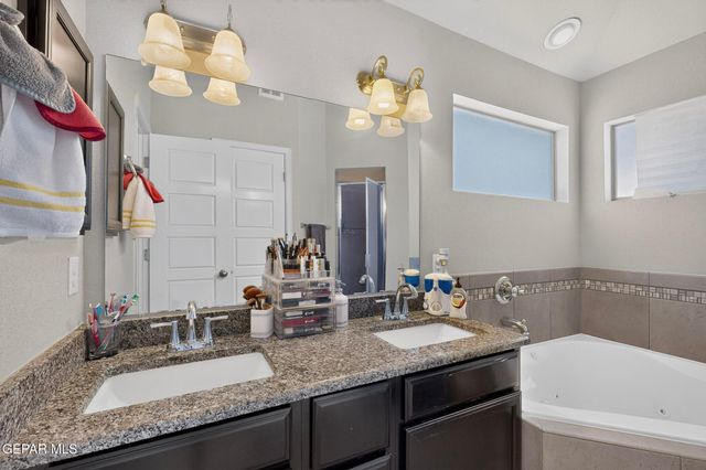 4824 NEW RANCH Court, El Paso, TX 79934