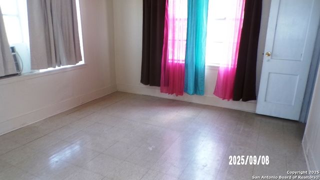 704 N Washington, Beeville, TX 78102