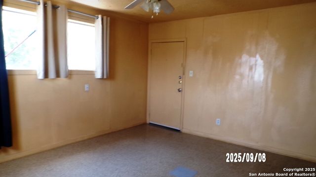 704 N Washington, Beeville, TX 78102