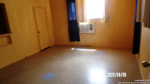 704 N Washington, Beeville, TX 78102