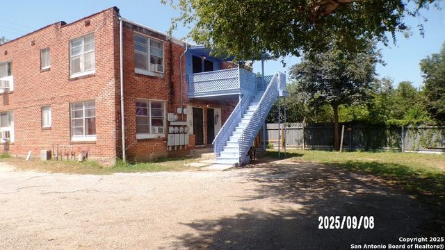 704 N Washington, Beeville, TX 78102