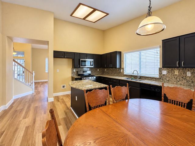 9050 Descendant Dr, Elk Grove, CA 95758