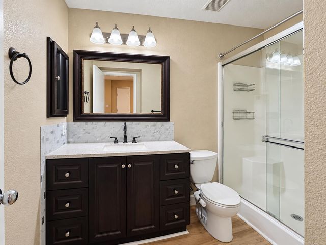 9050 Descendant Dr, Elk Grove, CA 95758