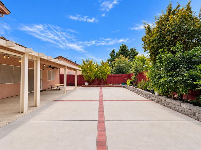 9050 Descendant Dr, Elk Grove, CA 95758