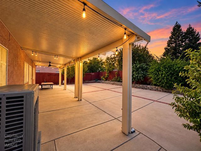 9050 Descendant Dr, Elk Grove, CA 95758
