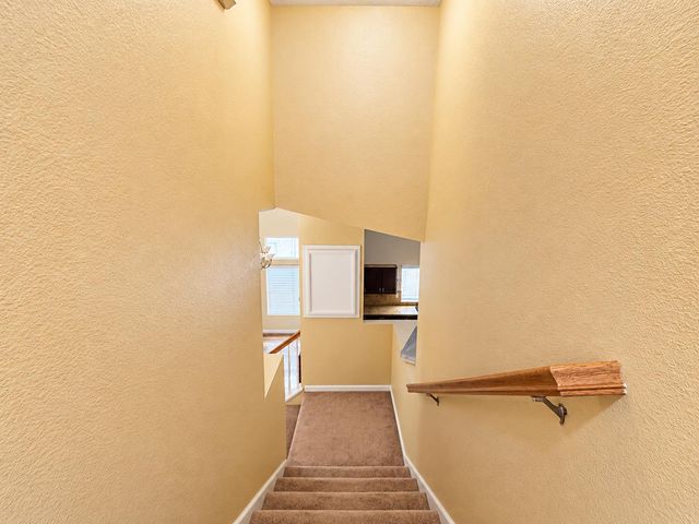 9050 Descendant Dr, Elk Grove, CA 95758
