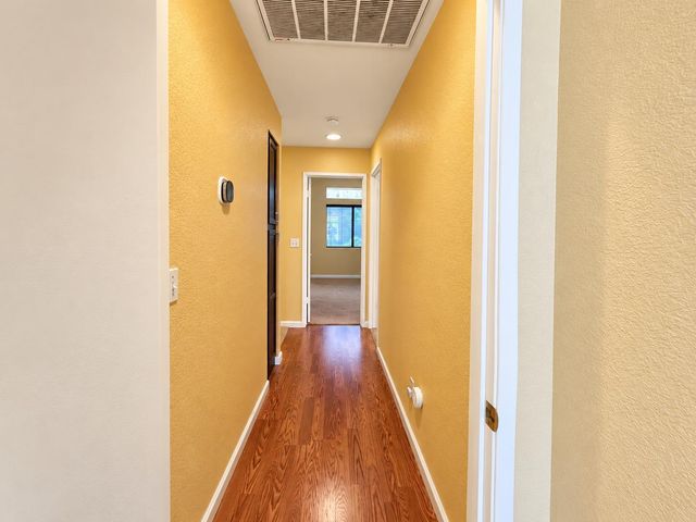 9050 Descendant Dr, Elk Grove, CA 95758